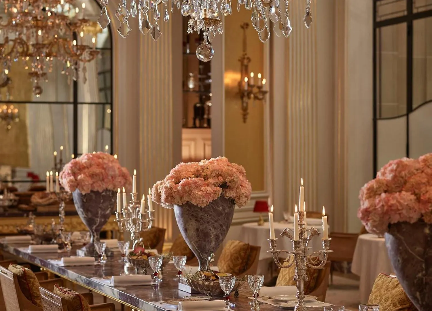 Hotel Plaza Athenee - Dorchester Collection Paris France