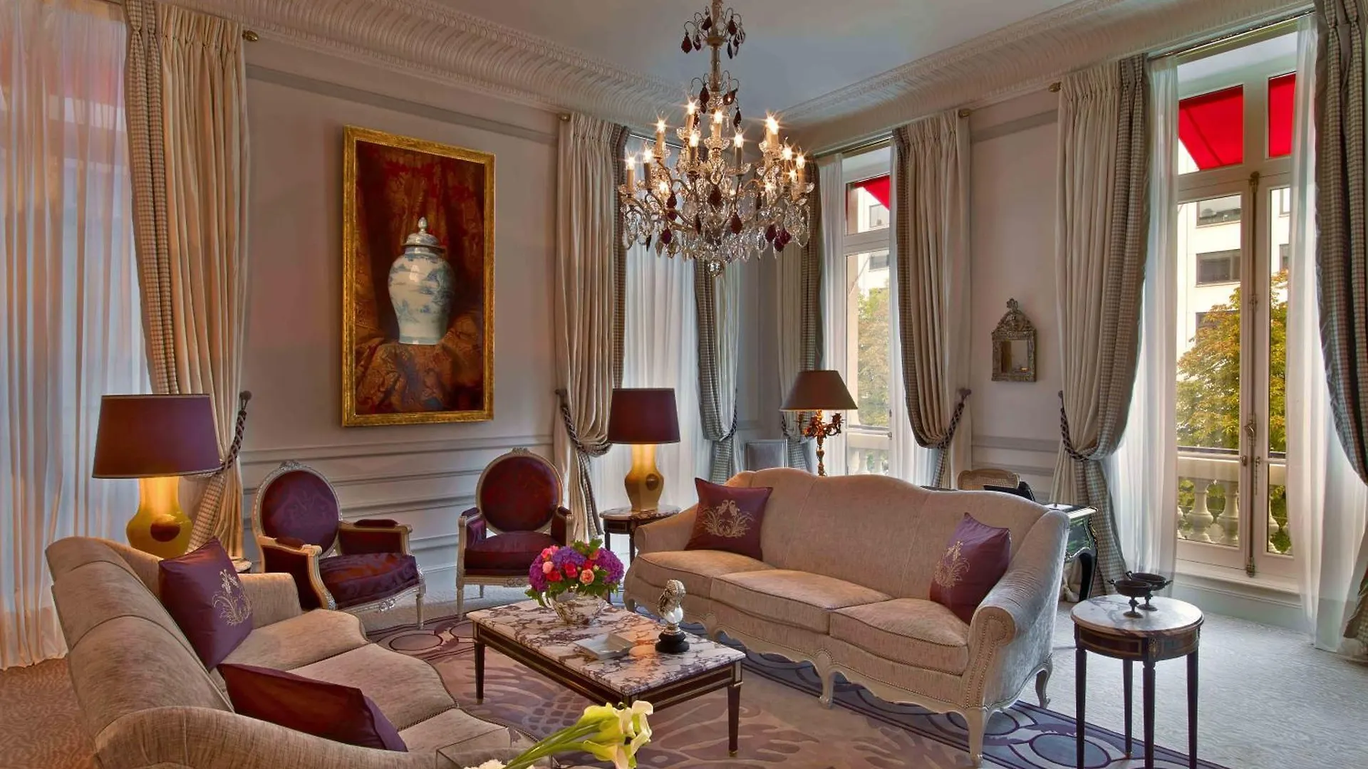 Hotel Plaza Athenee - Dorchester Collection Paris