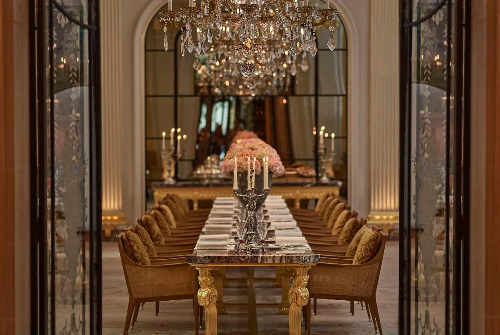Hotel Plaza Athenee - Dorchester Collection Paris