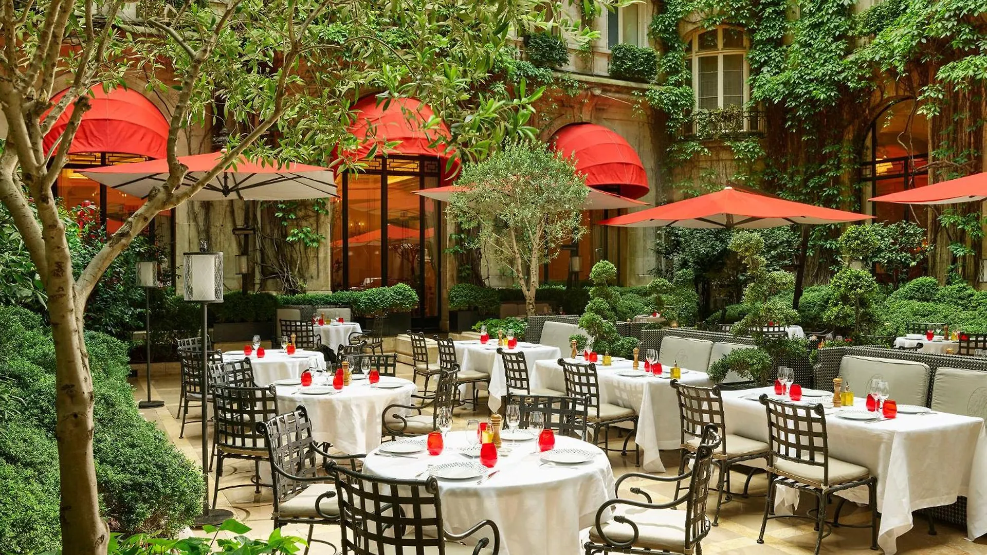 Hotel Plaza Athenee - Dorchester Collection Paris