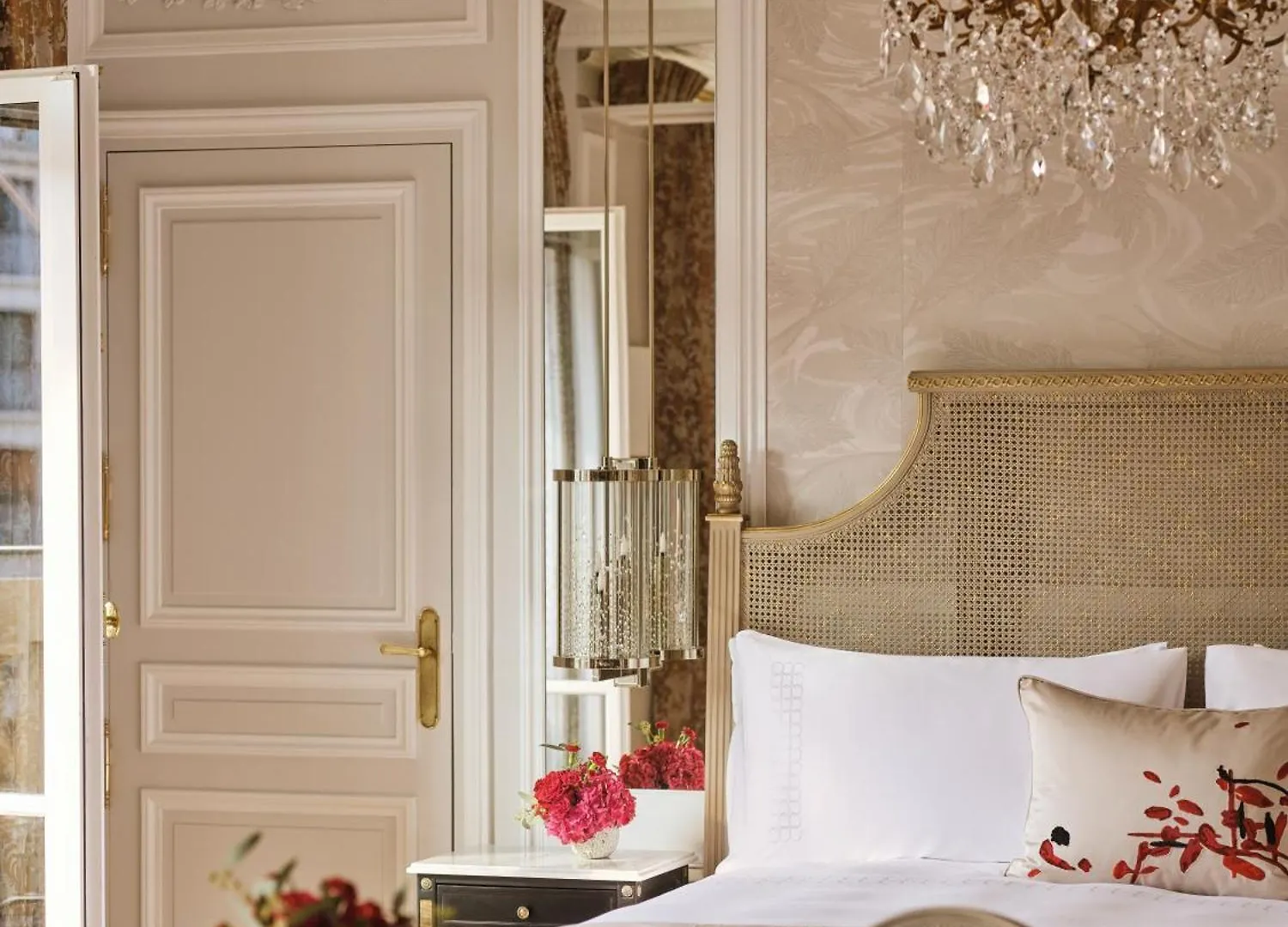 Hotel Plaza Athenee - Dorchester Collection Paris 5*,  France