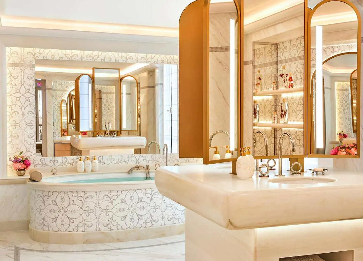 Hotel Plaza Athenee - Dorchester Collection Paris