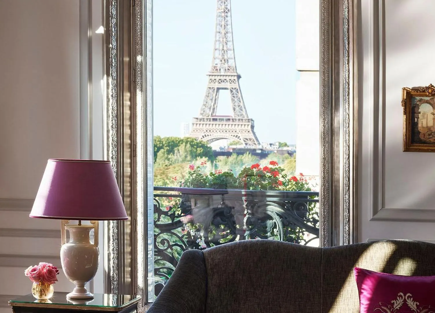 Hotel Plaza Athenee - Dorchester Collection Paris