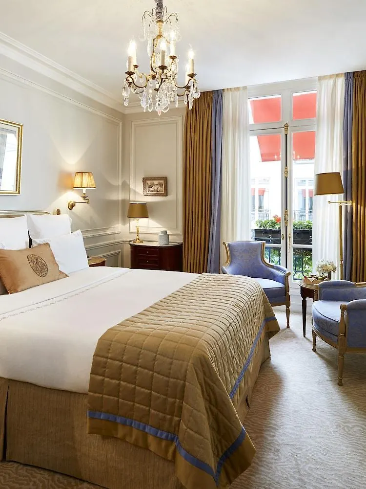 Hotel Plaza Athenee - Dorchester Collection Paříž