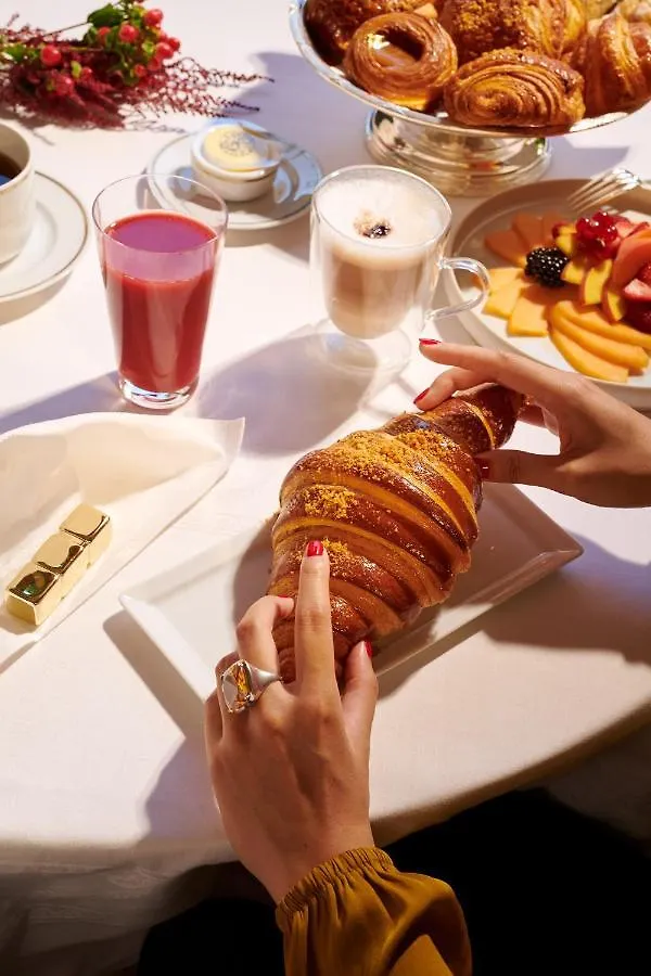 Hotel Plaza Athenee - Dorchester Collection Paříž