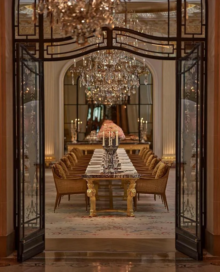 Hotel Plaza Athenee - Dorchester Collection Paříž