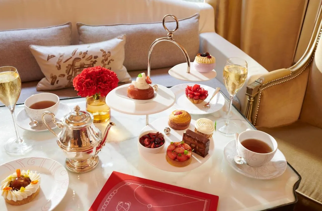 Hotel Plaza Athenee - Dorchester Collection Paříž