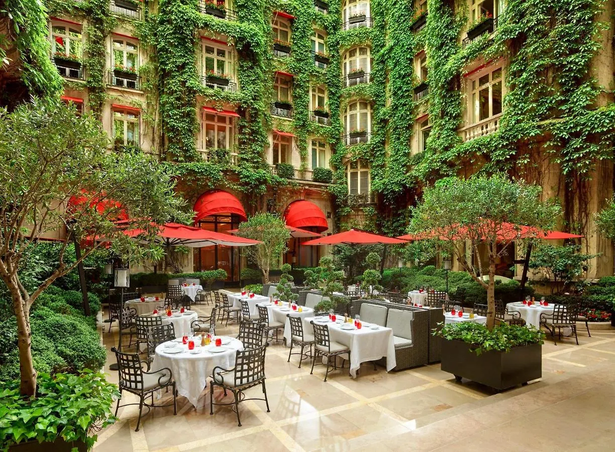 Hotel Plaza Athenee - Dorchester Collection Paříž