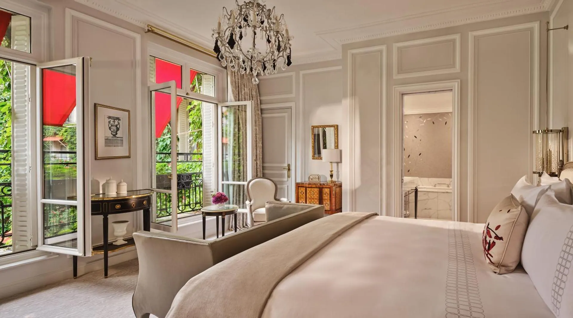 Hotel Plaza Athenee - Dorchester Collection Paříž Francie