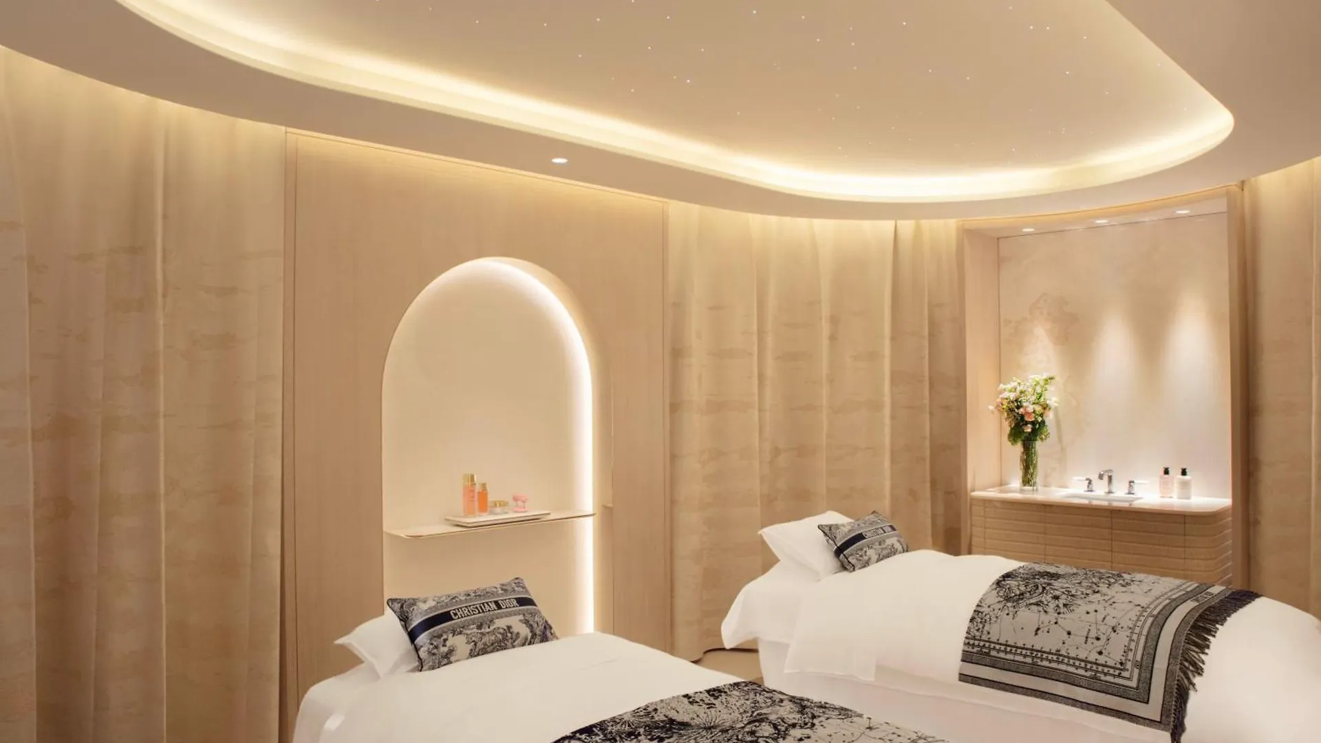 Hôtel Plaza Athénée - Dorchester Collection París 5*,