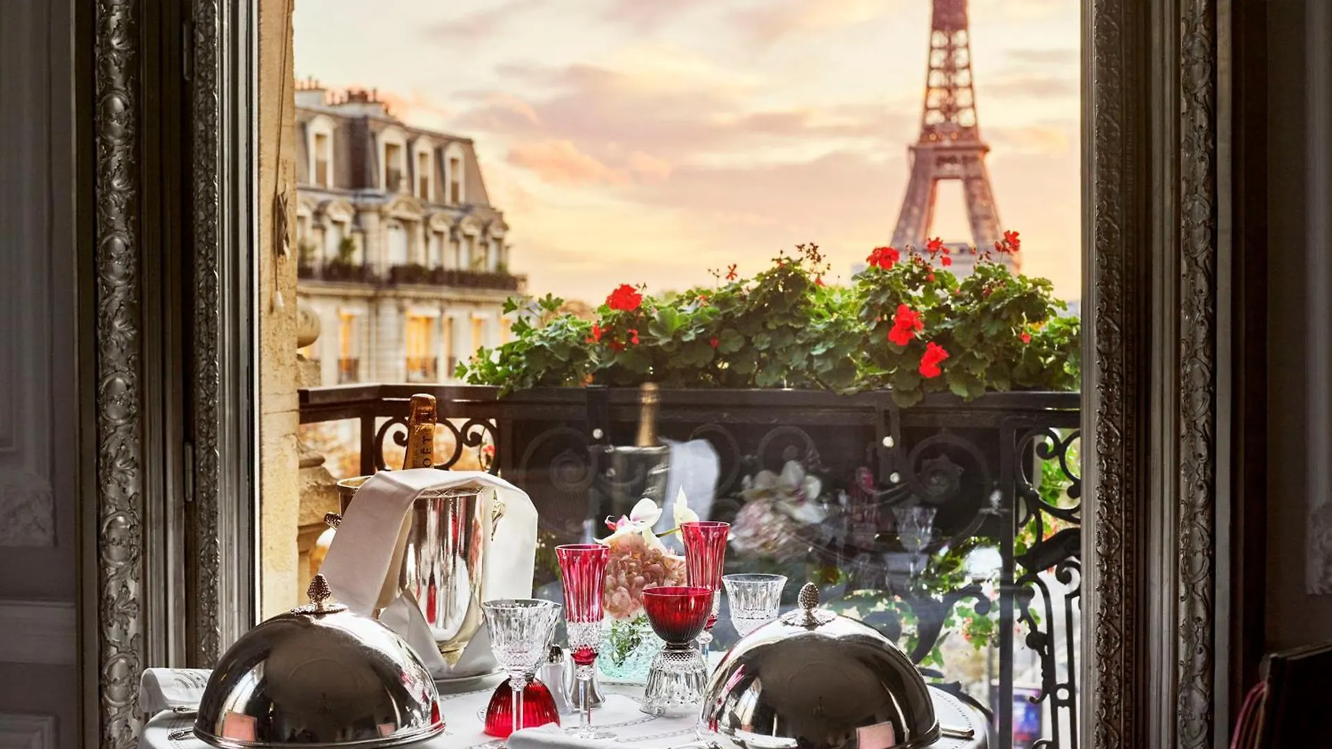 Hôtel Plaza Athénée - Dorchester Collection París 5*,  Francia