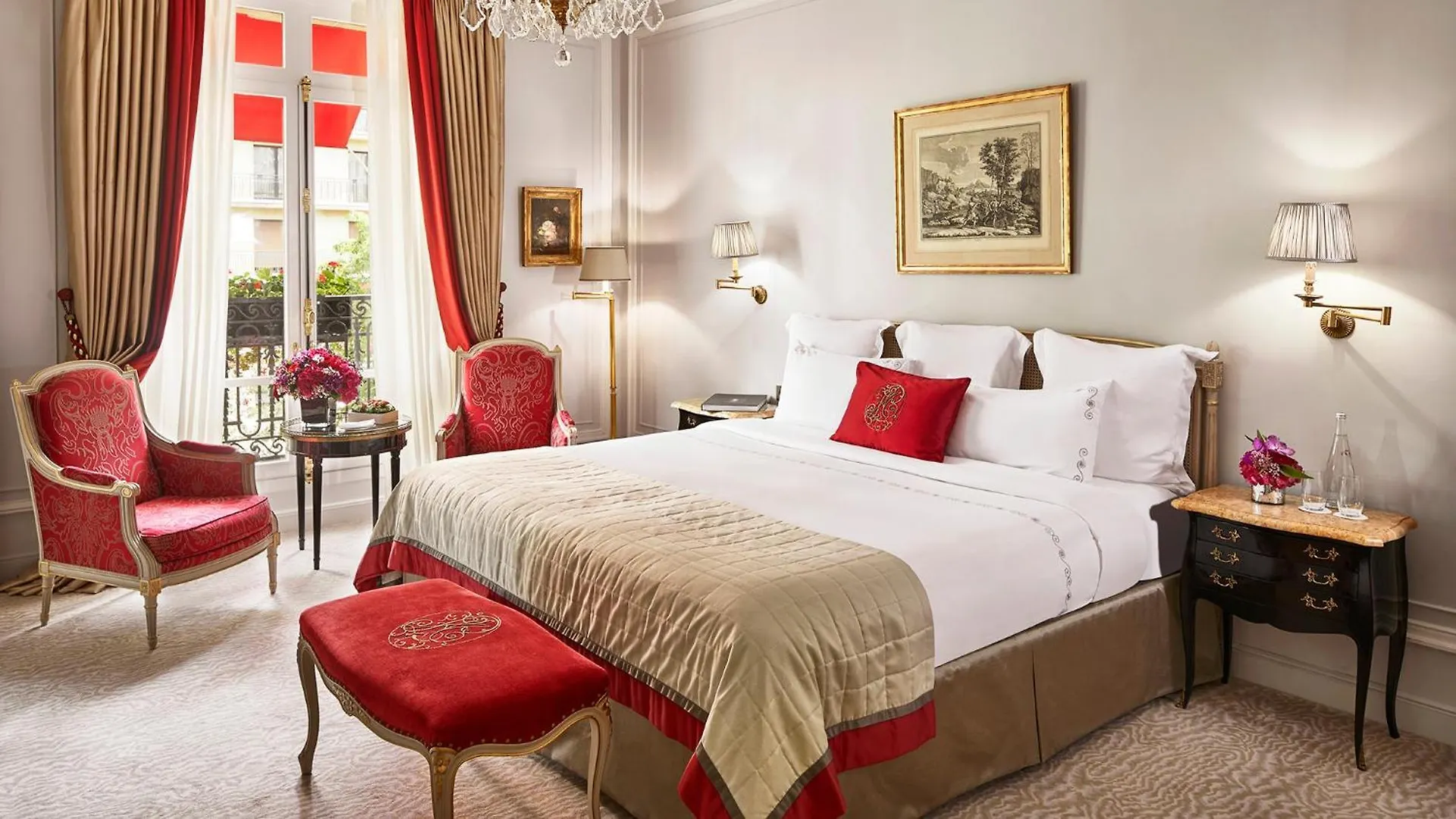 Hôtel Plaza Athénée - Dorchester Collection París