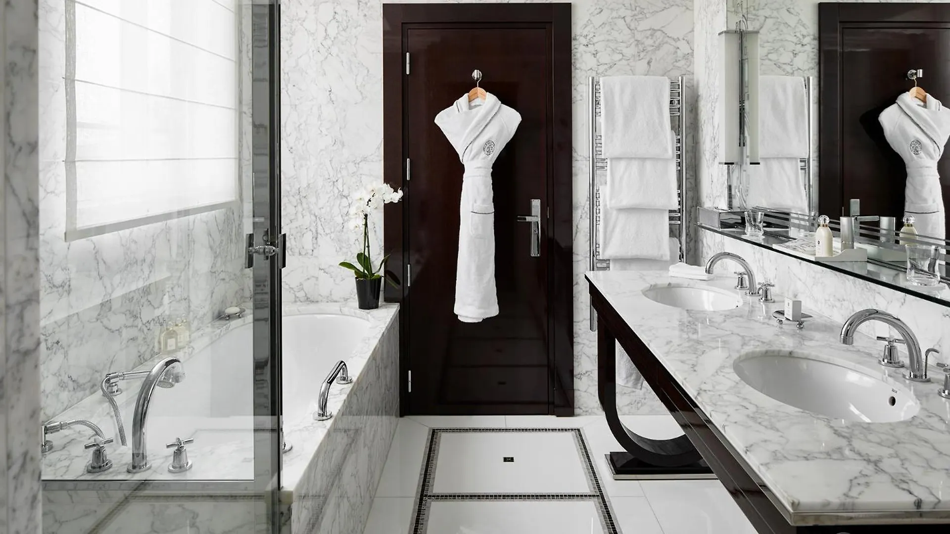 Hôtel Plaza Athénée - Dorchester Collection París 5*,