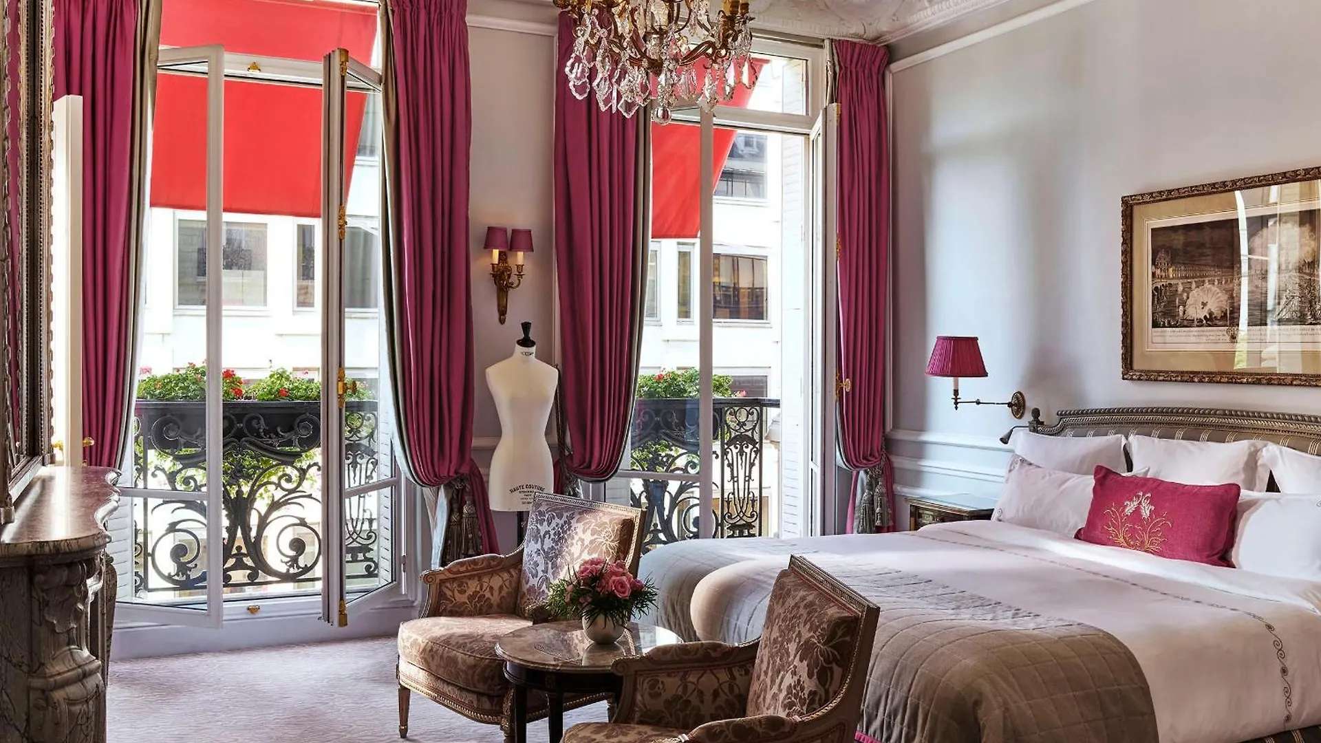 Hôtel Plaza Athénée - Dorchester Collection París 5*,