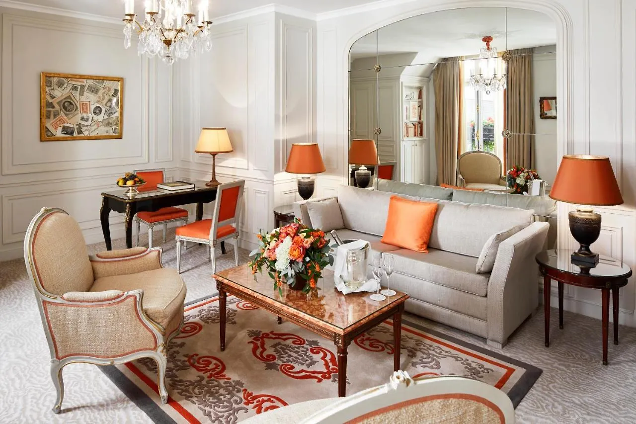 Hotel Plaza Athenee - Dorchester Collection Paříž