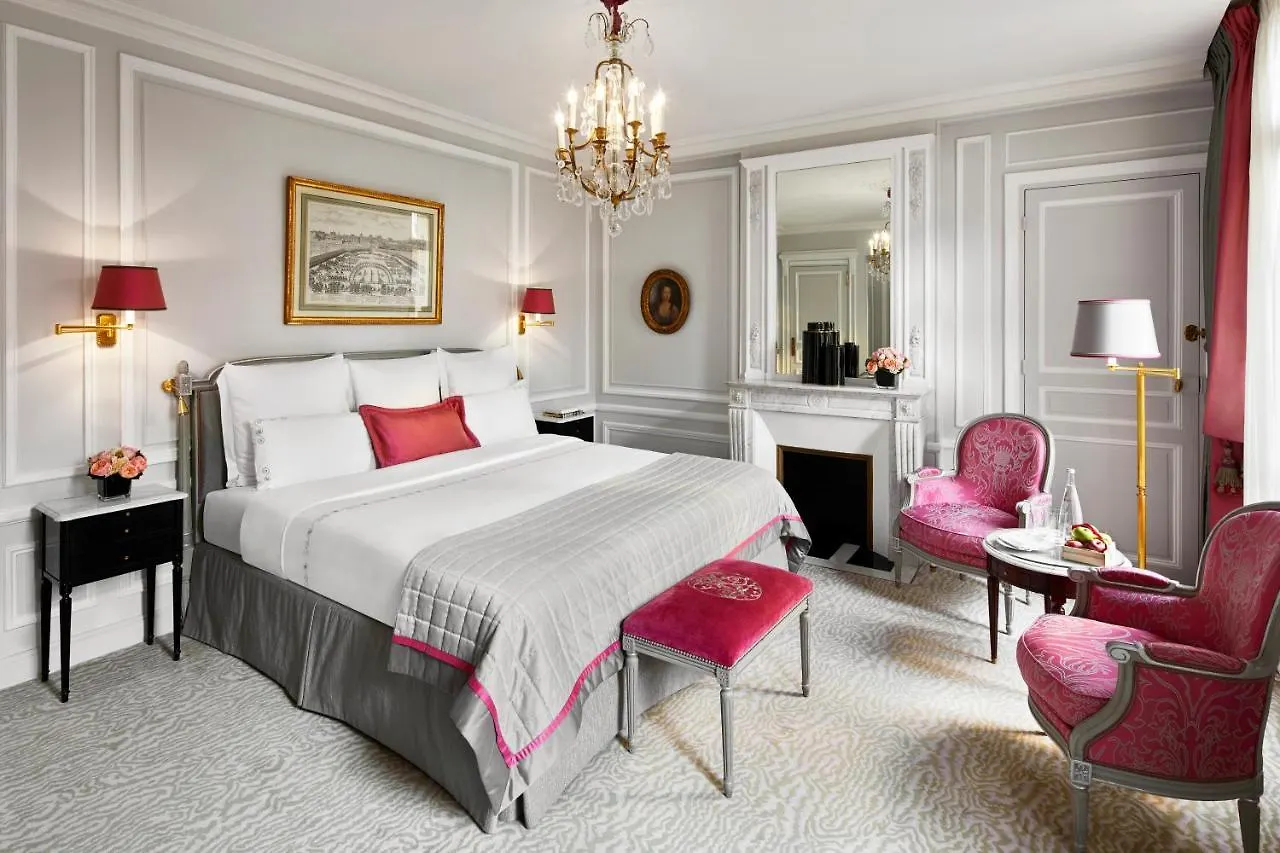 Hotel Plaza Athenee - Dorchester Collection Paříž