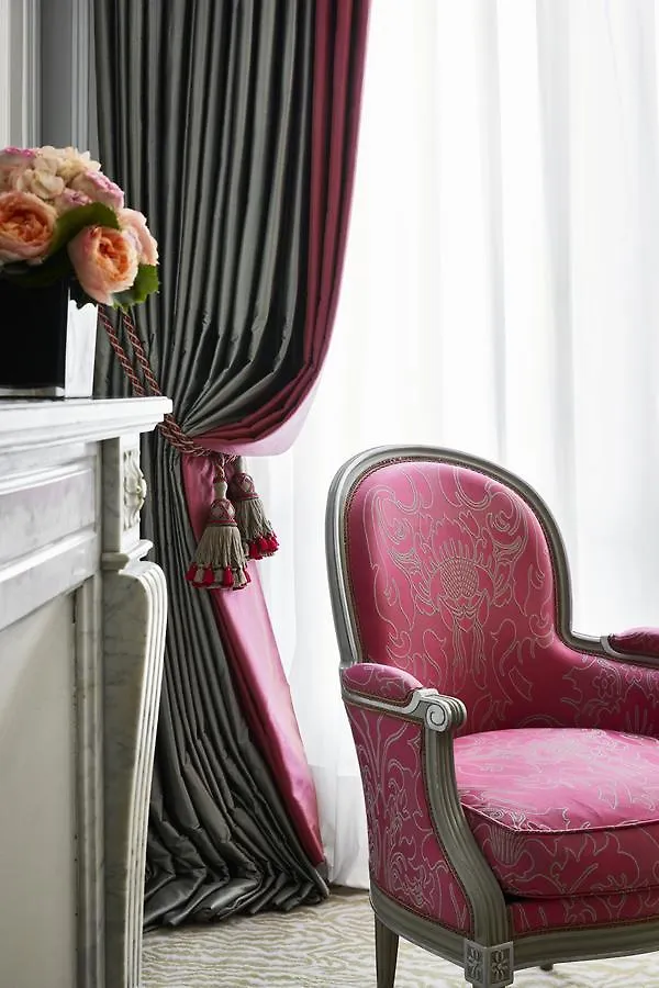 Hotel Plaza Athenee - Dorchester Collection Paříž