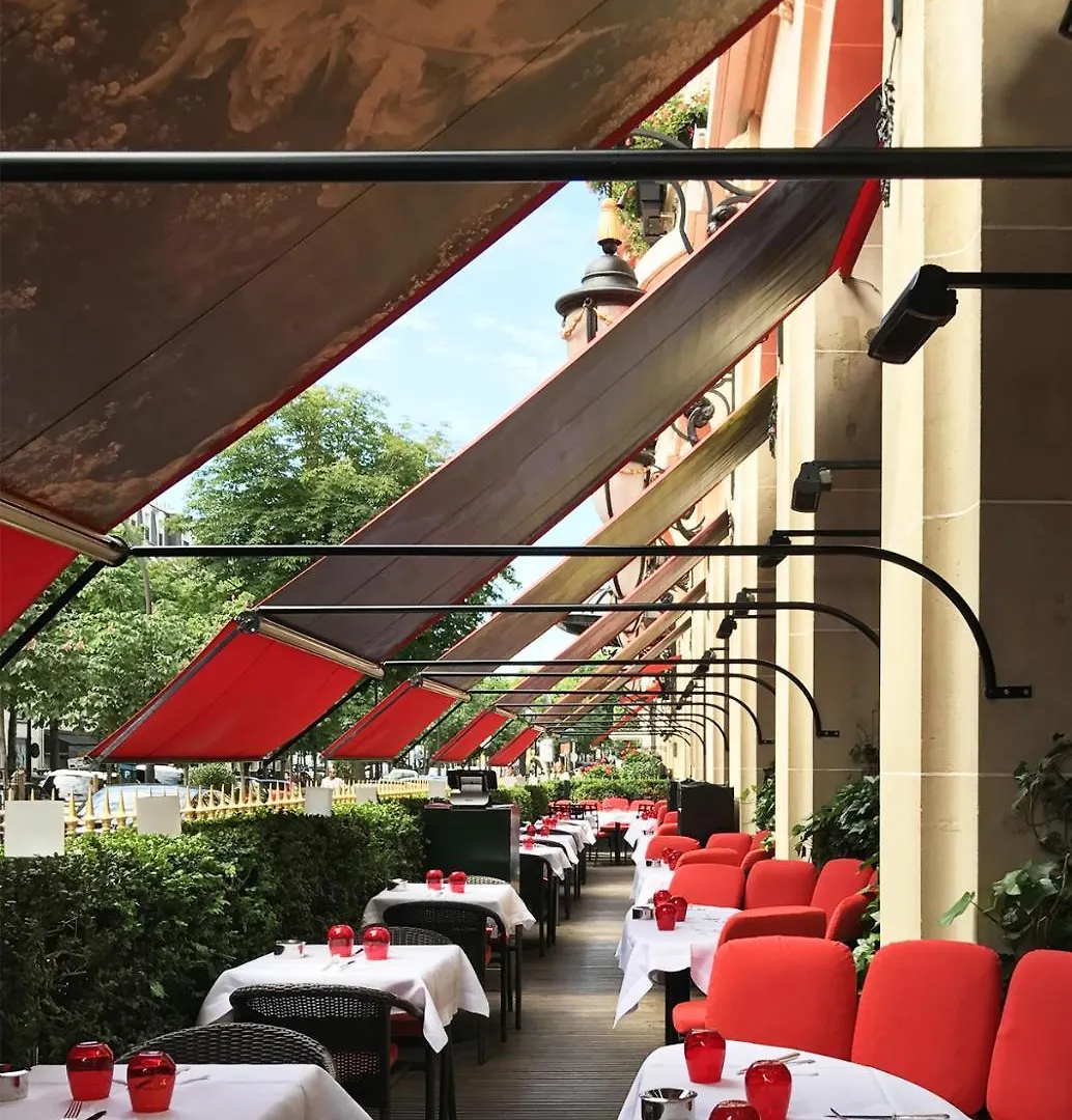 Hotel Plaza Athenee - Dorchester Collection Paříž